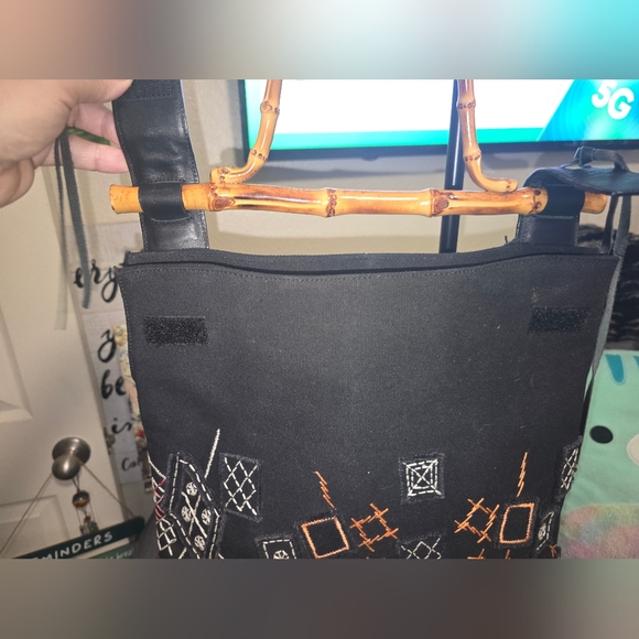 Unique Black Bamboo-Handle Embroidered Medium Tote Bag - Preloved Condition - Picture 6 of 9